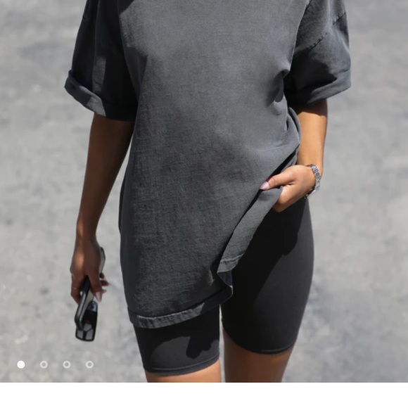 Joah Brown Tops - CROPPED VINTAGE TEE - Washed Black